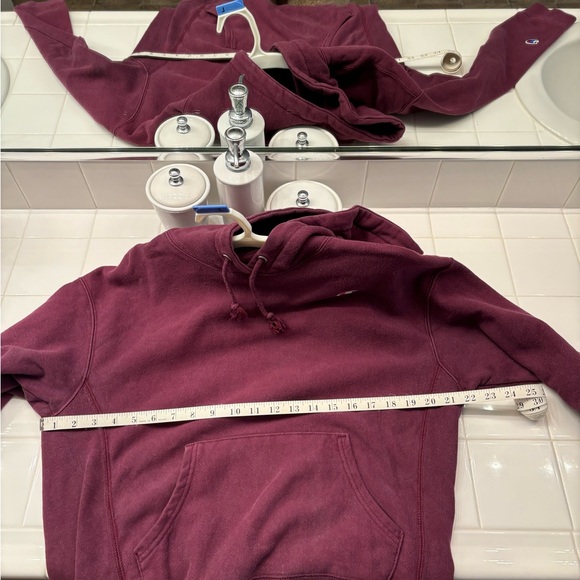 Trending color! Wine/Maroon Women’s Hooded Champion Sweatshirt size L - Picture 7 of 8